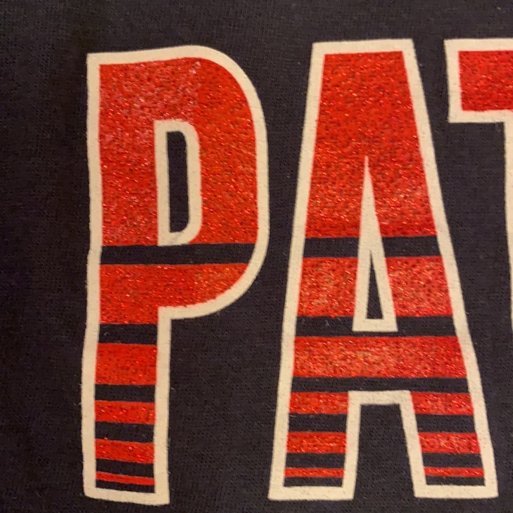 NFL New England Patriots women’s shirt with glitter and choker neckline SZ S NWT - Picture 5 of 11